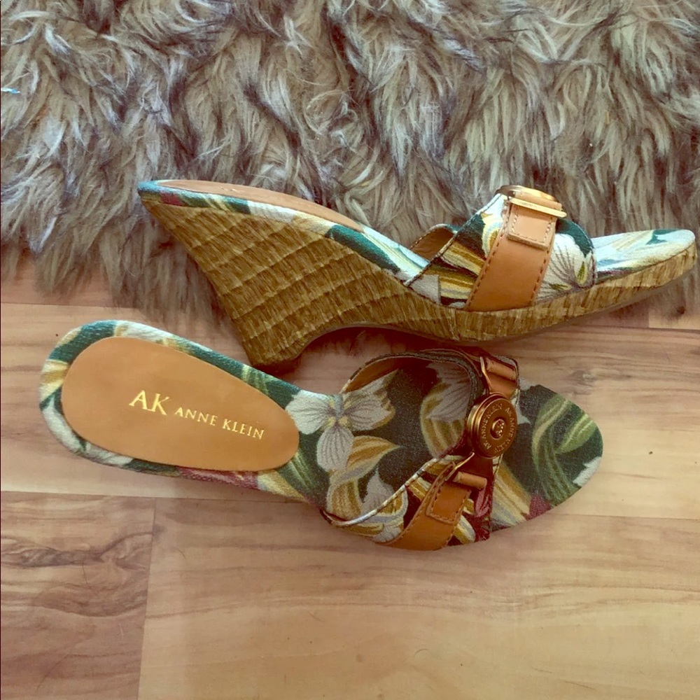 ANNE KLEIN WEDGES